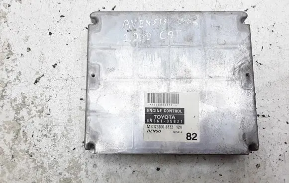 Toyota Avensis T250 Engine control unit/module 8966105821