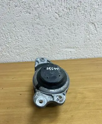 Mercedes-Benz GLC X253 C253 Engine mount bracket 3618768 D5644
