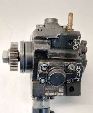 Renault Laguna III Fuel injection high pressure pump 0445010223 8200690744 2416502