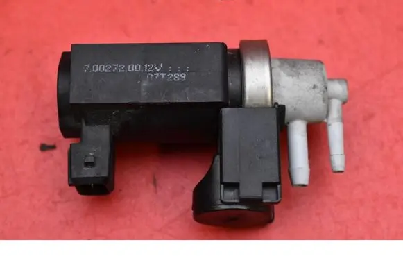 Hyundai i30 Vacuum valve 70027200