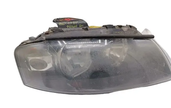 Audi A3 S3 8P Headlight/headlamp 8P0941004C