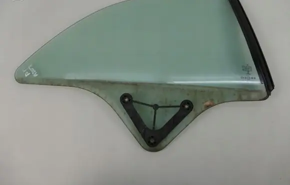 Mercedes-Benz E A207 Front vent window/glass (coupe) 