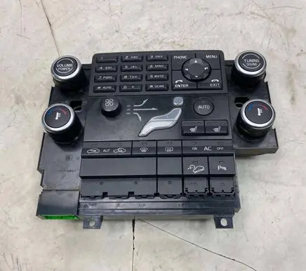 Volvo XC60 Climate control unit 30782904 M3433200255 10W04E302