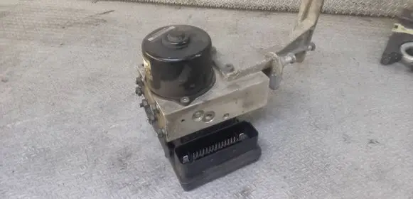 Mercedes-Benz C W203 ABS Pump A2095452932