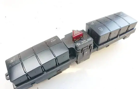 Mercedes-Benz C W203 Hazard light switch 2038702910