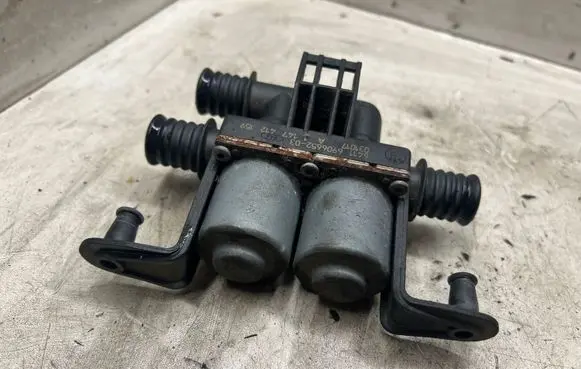 BMW X5 E53 Coolant heater control valve 6411690665203