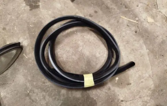 BMW 5 E39 Front door rubber seal 