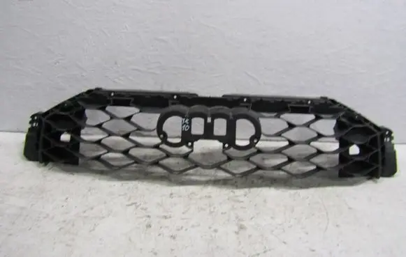 Audi Q3 F3 Front bumper upper radiator grill 83F853692