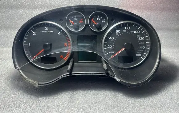 Audi A3 S3 8P Speedometer (instrument cluster) 8P0920981B