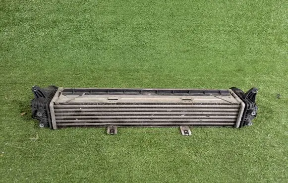 Hyundai i30 Intercooler radiator 2827008000