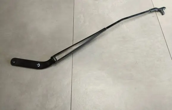 BMW X6 E71 Front wiper blade arm 7153739