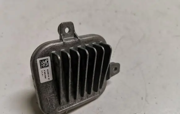 BMW X1 F48 F49 LED ballast control module 90068144
