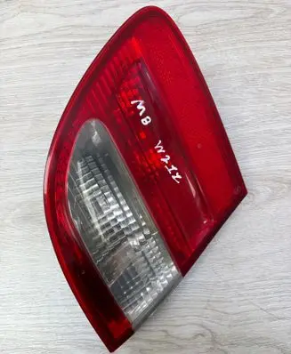 Mercedes-Benz E W211 Tailgate rear/tail lights A2118201364 379503 A2118200777