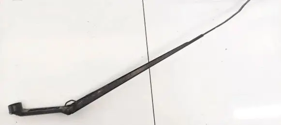 Suzuki SX4 Front wiper blade arm