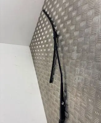Peugeot 3008 I Front wiper blade arm 9672059480