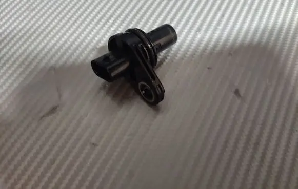 BMW X1 F48 F49 Crankshaft position sensor 8644374