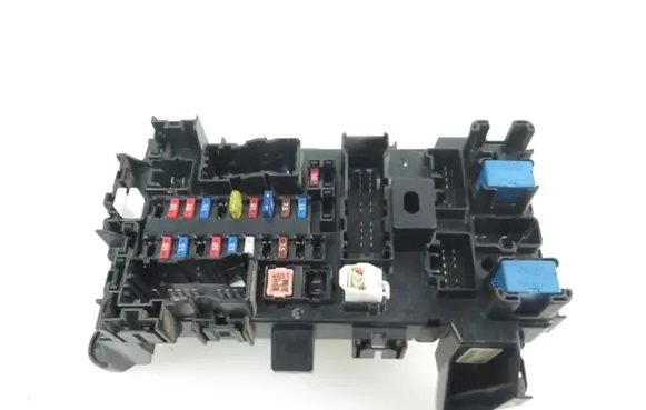 Suzuki Grand Vitara II Fuse box set 64J2 11396L26