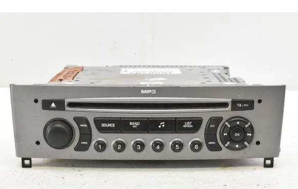 Radio/CD/DVD/GPS head unit