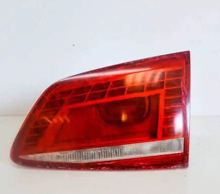 Volkswagen PASSAT B7 Tailgate rear/tail lights