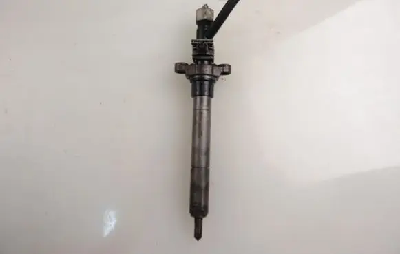 Fuel injector