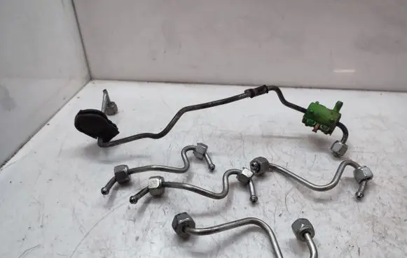 Opel Movano B Fuel line pipe
