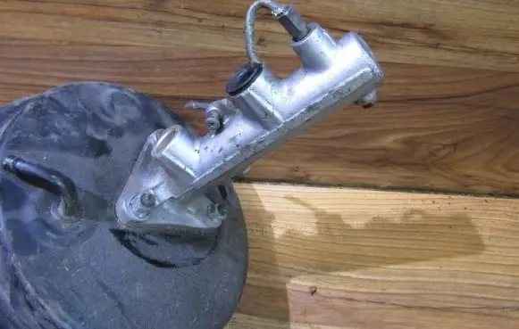 Toyota Camry Master brake cylinder