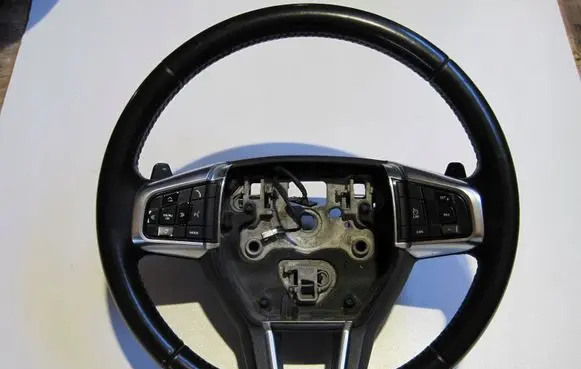 Land Rover Discovery Sport Steering wheel 