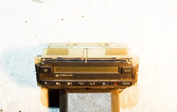 Volkswagen PASSAT B5 Climate control unit 5HB007617 3B1907044B 5HB00761710