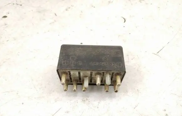 Mercedes-Benz C W202 Cruise control relay A0015428219 0015428219
