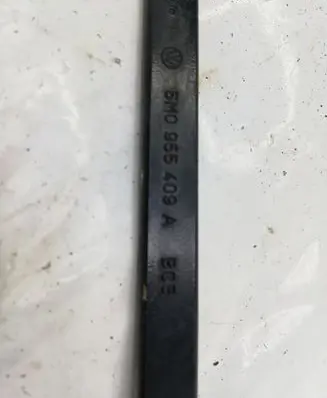 Volkswagen Golf Plus Windshield/front glass wiper blade 5M0955409