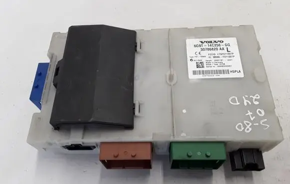 Volvo S80 Fuse module 30786820AA