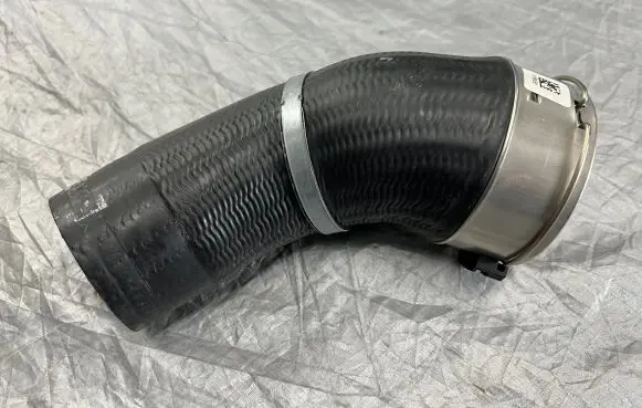 Volvo S60 Intercooler hose/pipe 31657738