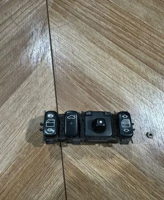 Mercedes-Benz CLK A208 C208 Electric window control switch 2088202910 03753050