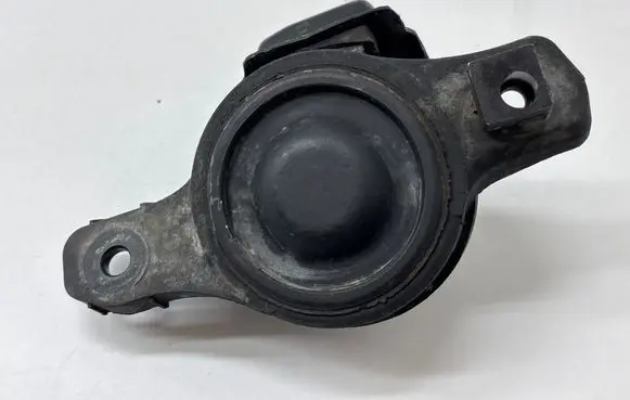 Subaru Outback (BT) Engine mount bracket 41022FL00A