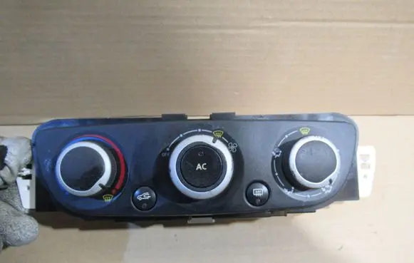 Renault Megane III Climate control unit