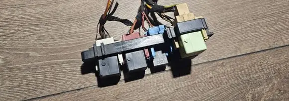 Volkswagen PASSAT B7 Fuse box set 1k1937503a