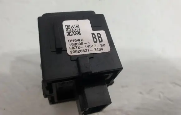 Land Rover Discovery Sport Central locking switch button FK7214017BB