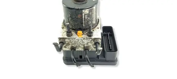 Volkswagen Bora ABS Pump 1C0907379E 1J0614517E