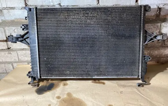 Volvo V70 Coolant radiator 30645152 876119R