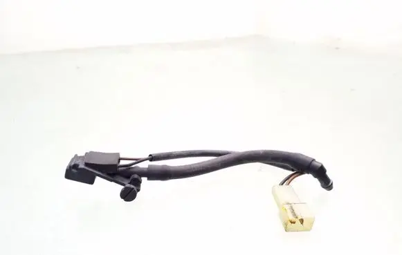 Volkswagen PASSAT B5 Windshield washer spray nozzle 3B0955986C