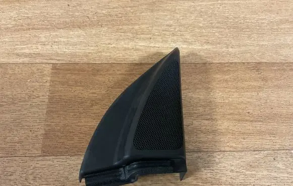 Toyota Avensis T250 Front door speaker cover trim 6749105060D