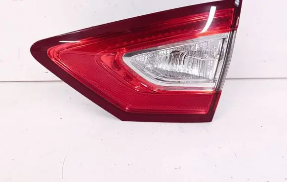 Tailgate rear/tail lights