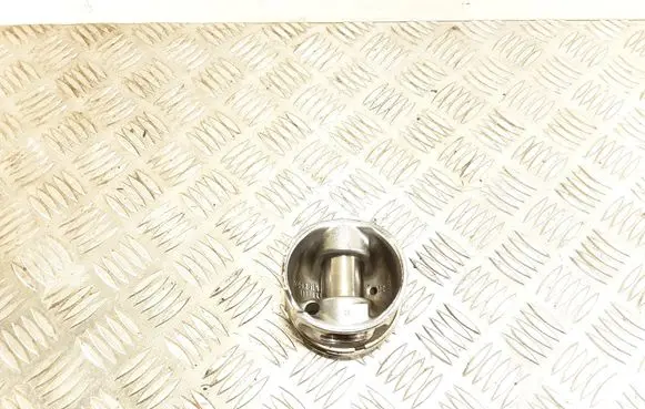 Volvo XC60 Piston 81L123