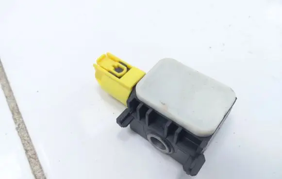 Mercedes-Benz Vito Viano W639 Airbag deployment crash/impact sensor A0038202826