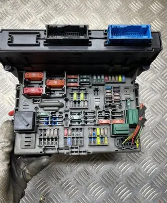BMW 3 E90 E91 Fuse module 17925000002A 9119446 90500023