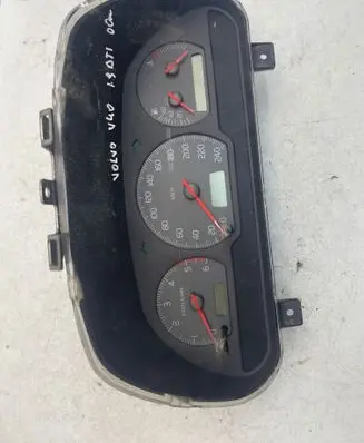Speedometer (instrument cluster)