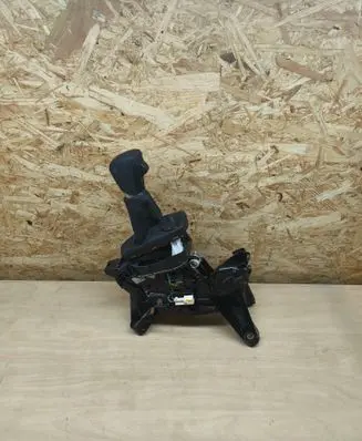 Honda HR-V Gear shifter/selector 3M0J721