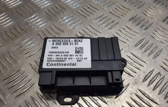 Mercedes-Benz C W204 Fuel injection pump control unit/module A0009003101 130092532019E A0009014000