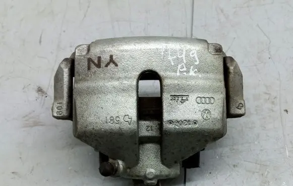 Volkswagen Jetta VI Front brake caliper 581 1205