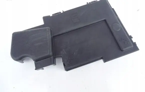 Opel Astra K Relay mounting block 